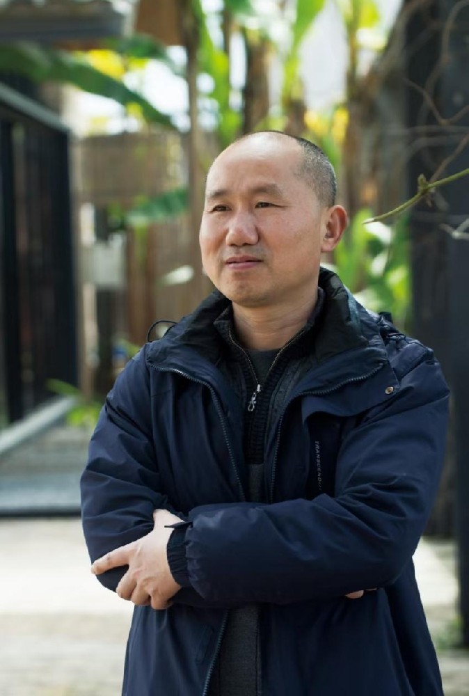 吳和龍（國(guó)瓷紅葉畫院研究員）